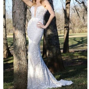 Ashley Justin bridal gown!